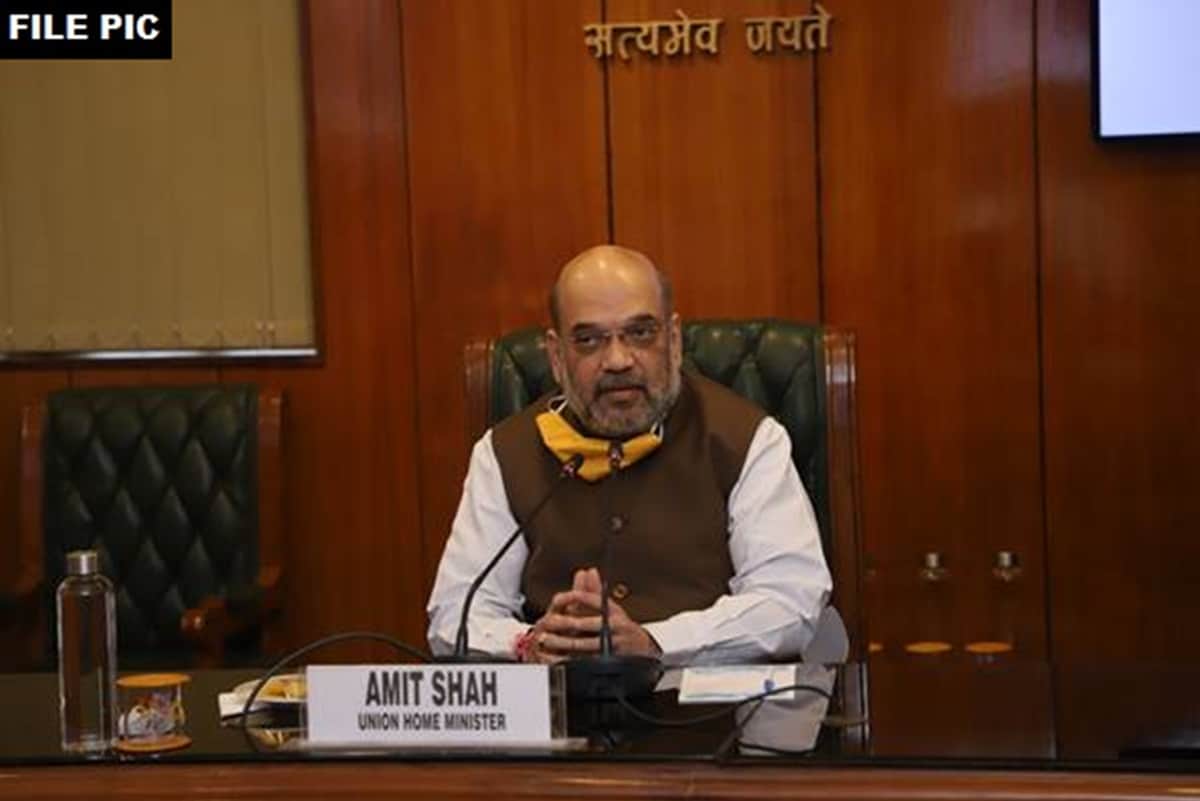 Vidyut Jamwal want to virtual hug to Home Minister Amit Shah a tight By mistake on twitter