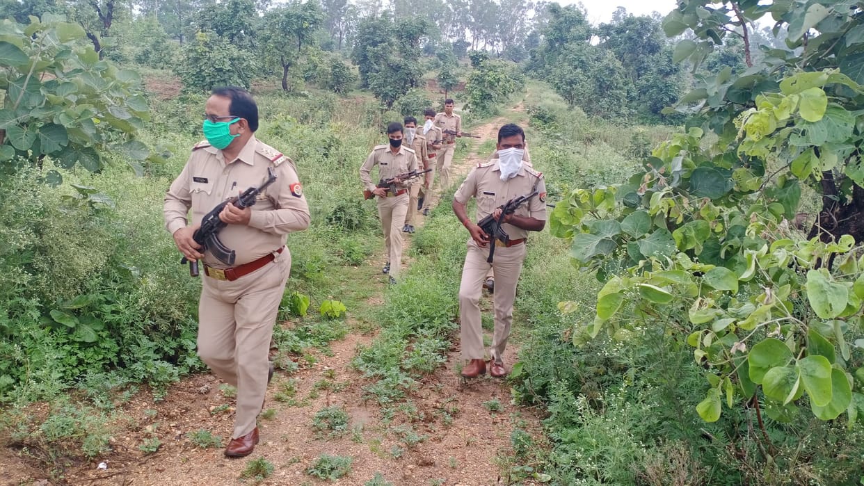 Police and PAC soldiers did combing in Karkachhi forest
