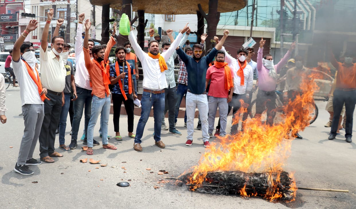 BJP, VHP and Bajrang Dal burnt effigy of China