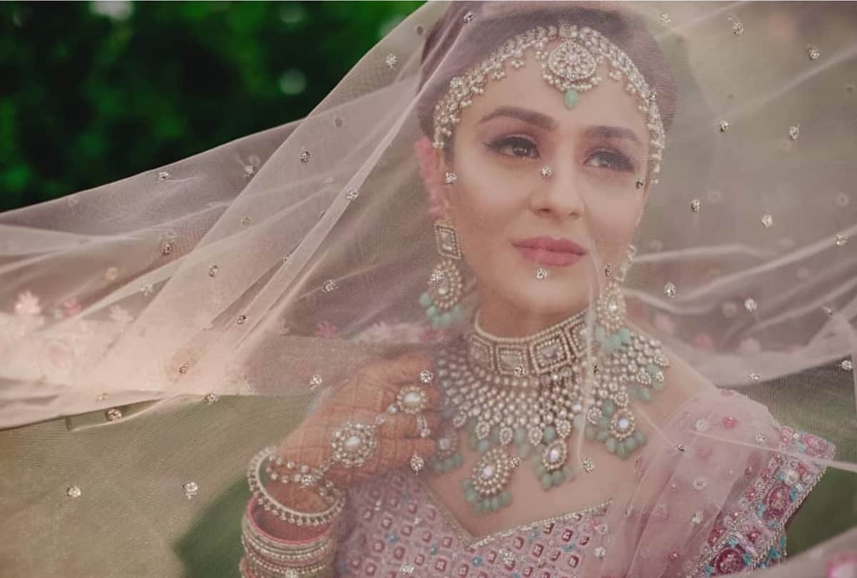 bridal must carry these six things in her handbag