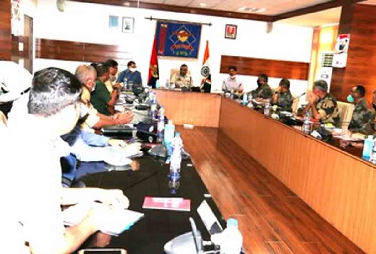 DGP Dilbag Singh chaired a high level meeting of officers to review security scenario of borders
