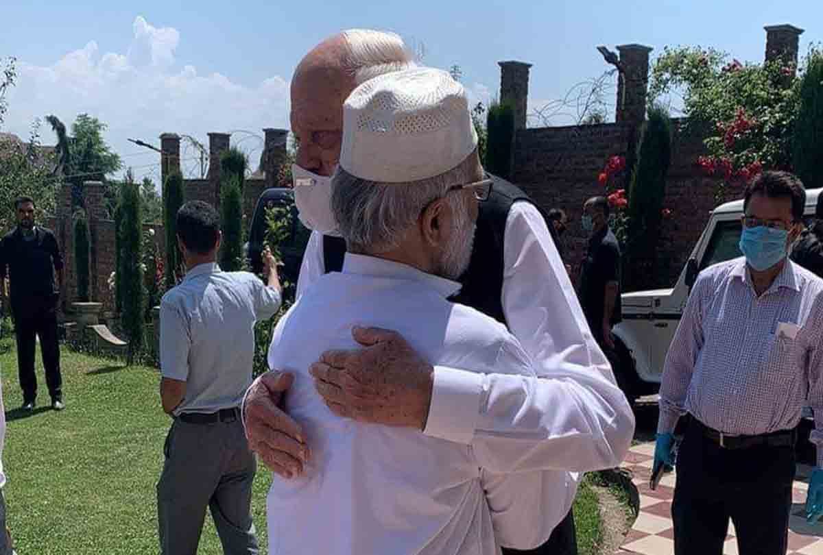Farooq Abdullah arrives to meet Ali Mohammad Sagar in srinagar jammu kashmir