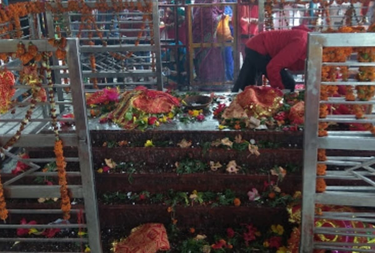 story of Madanpur Devi temple in Valmiki Tiger Reserve forest Kushinagar