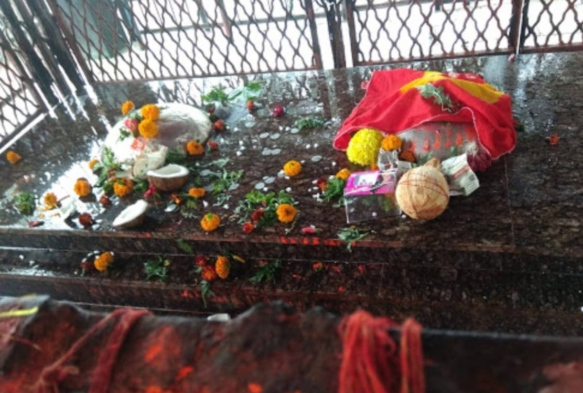 story of Madanpur Devi temple in Valmiki Tiger Reserve forest Kushinagar