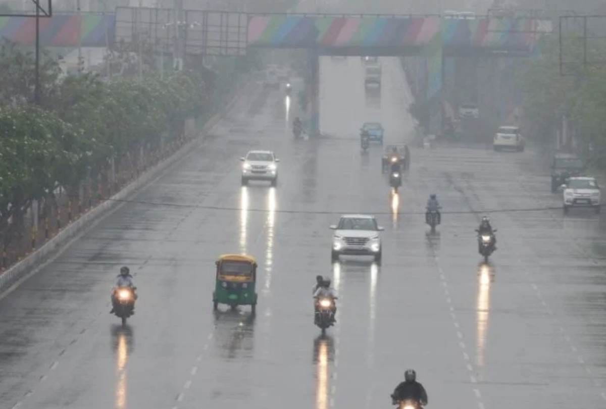 alert of heavy rainfall and storm in uttar pradesh