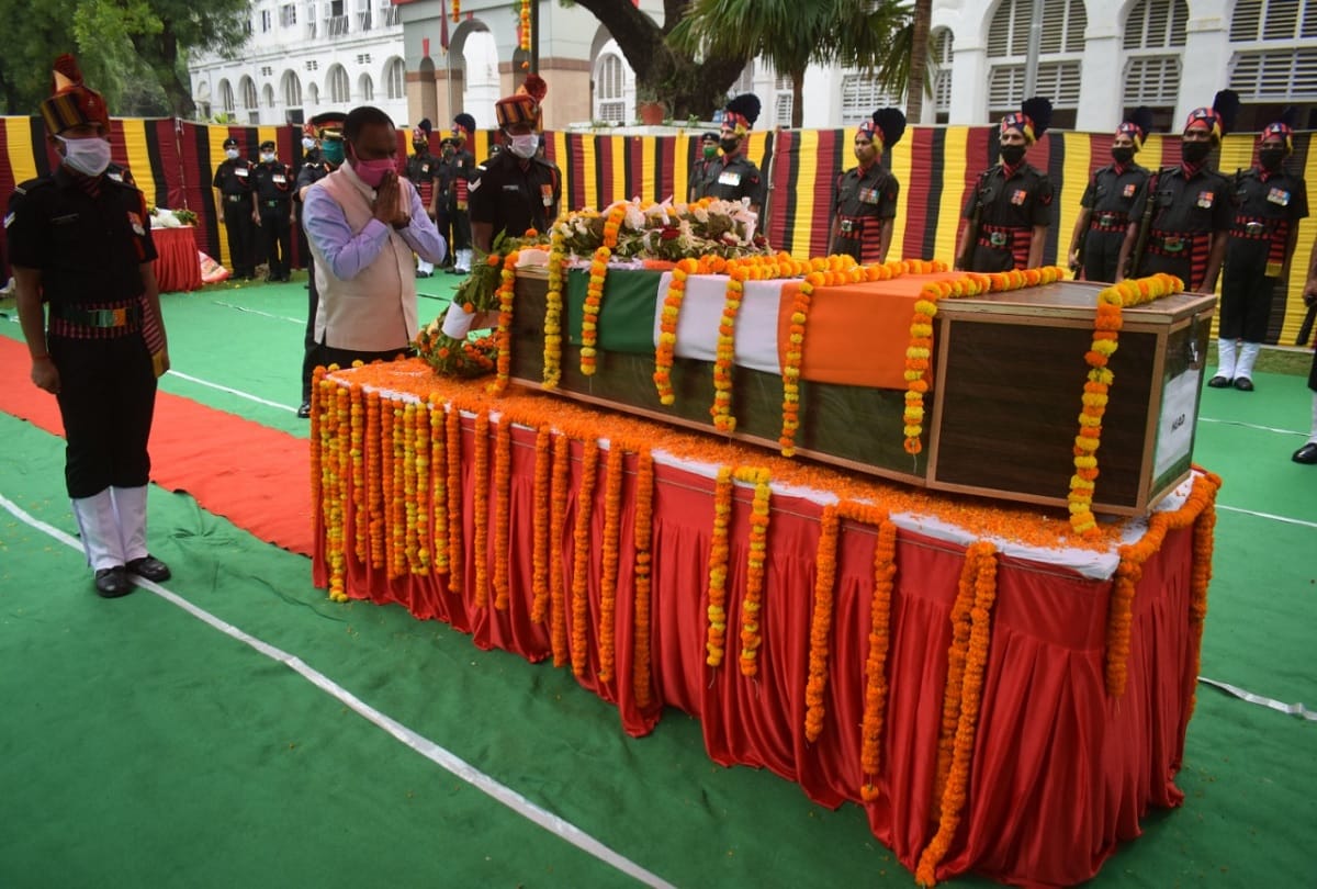 Galwan Valley Clash: Martyr Nayak Deepak Singh of Bihar regiment paid tribute in Prayagraj