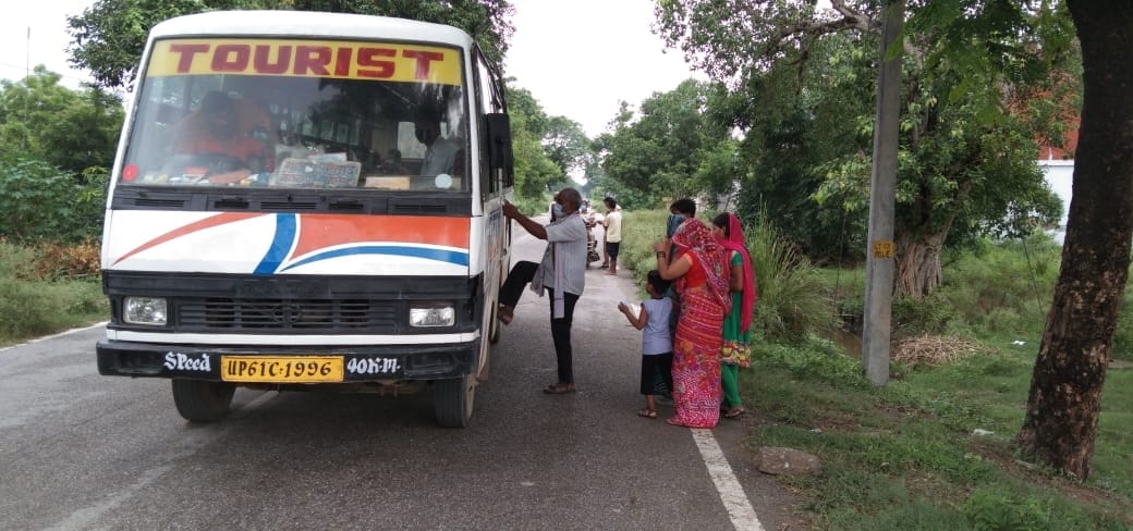 Infected family members taken for sampling by riding bus