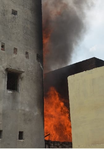 Fierce fire in furniture warehouse amidst Sarai Kham's dense population