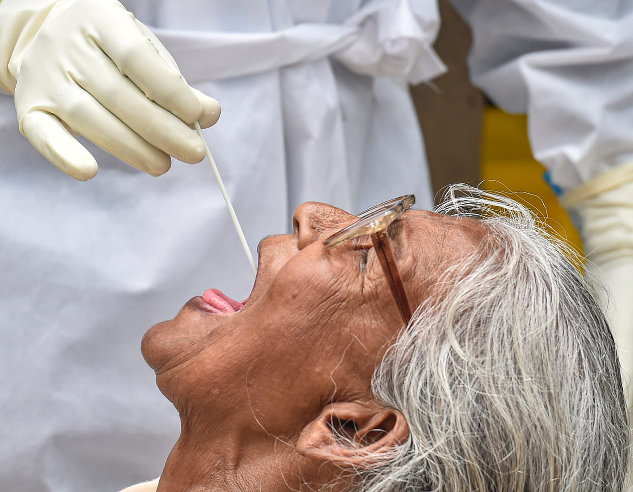 Corona virus latest update in delhi 300 new cases and no death in 24 hours