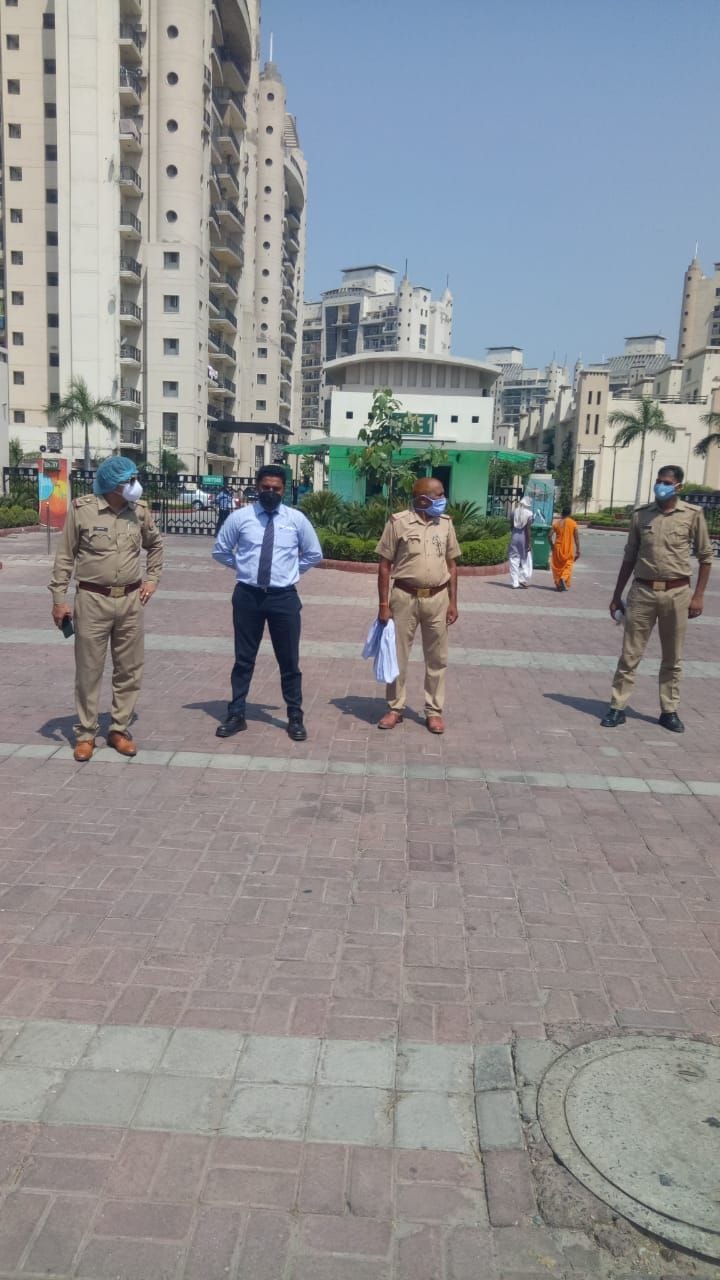 Police deployed i protection of chinese company and residents.