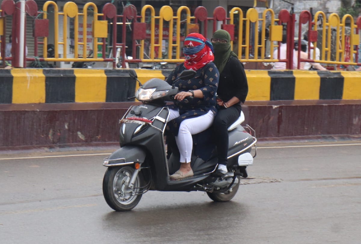 light rain falling in Gorakhpur see latest photos of City