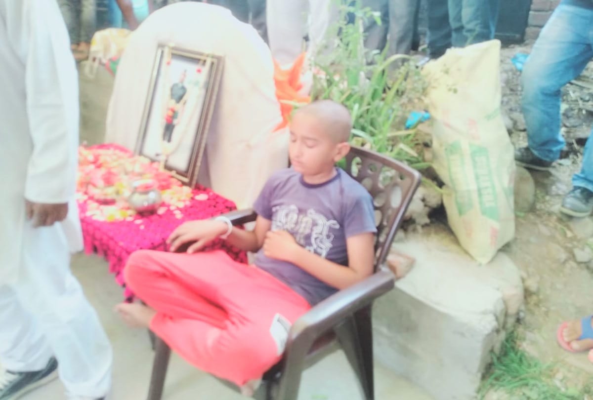 mortail remains of the martyr Ankush reached home, the younger brother in unconscious, every eye moist