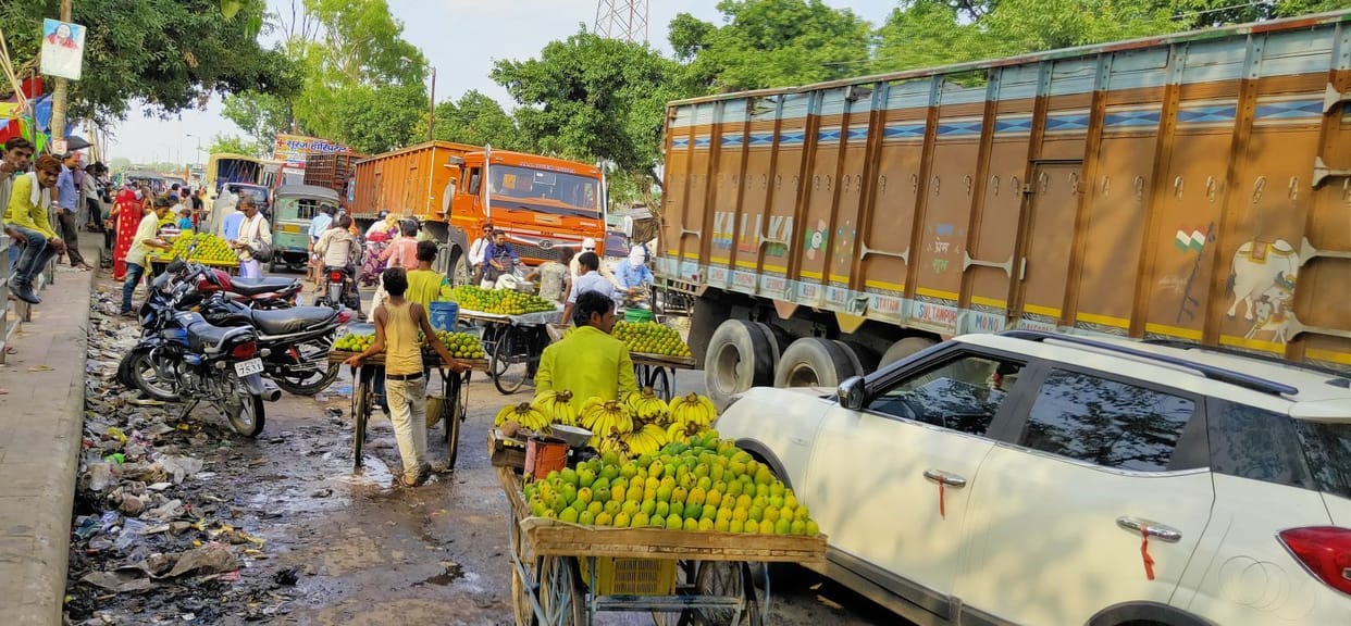 Encroachment on footpath jammed Panchal Ghat