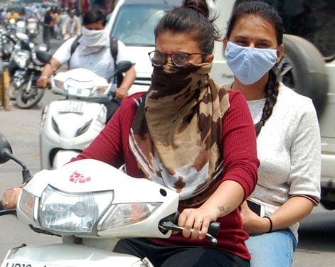 People suffering from heat