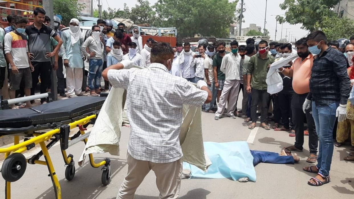 Retired BSF Headconstable died in road accident.