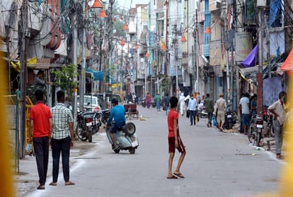 Allahabad University: Faculty of Science Faculty, Librarian Room, Private Hospital and many new hotspots