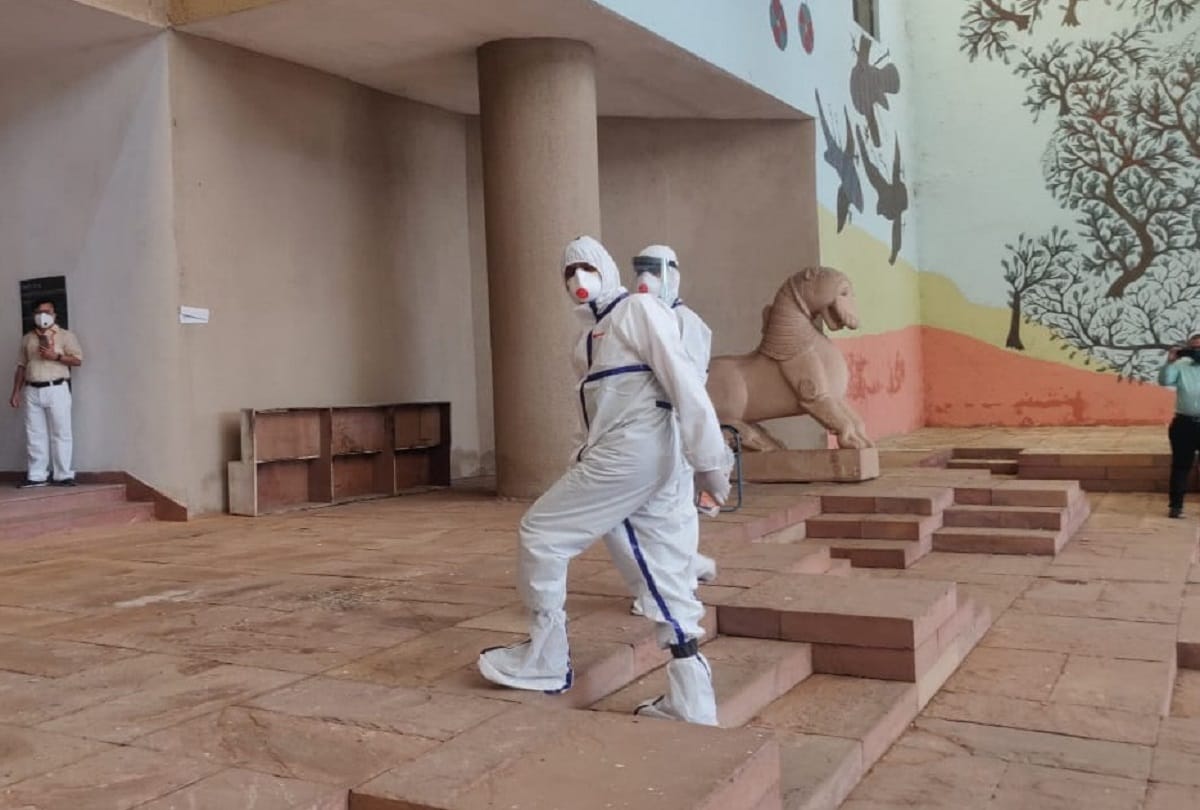Rajya Sabha Elections 2020: Corona-infected Congress MLA Kunal Chaudhary votes in a PPE kit