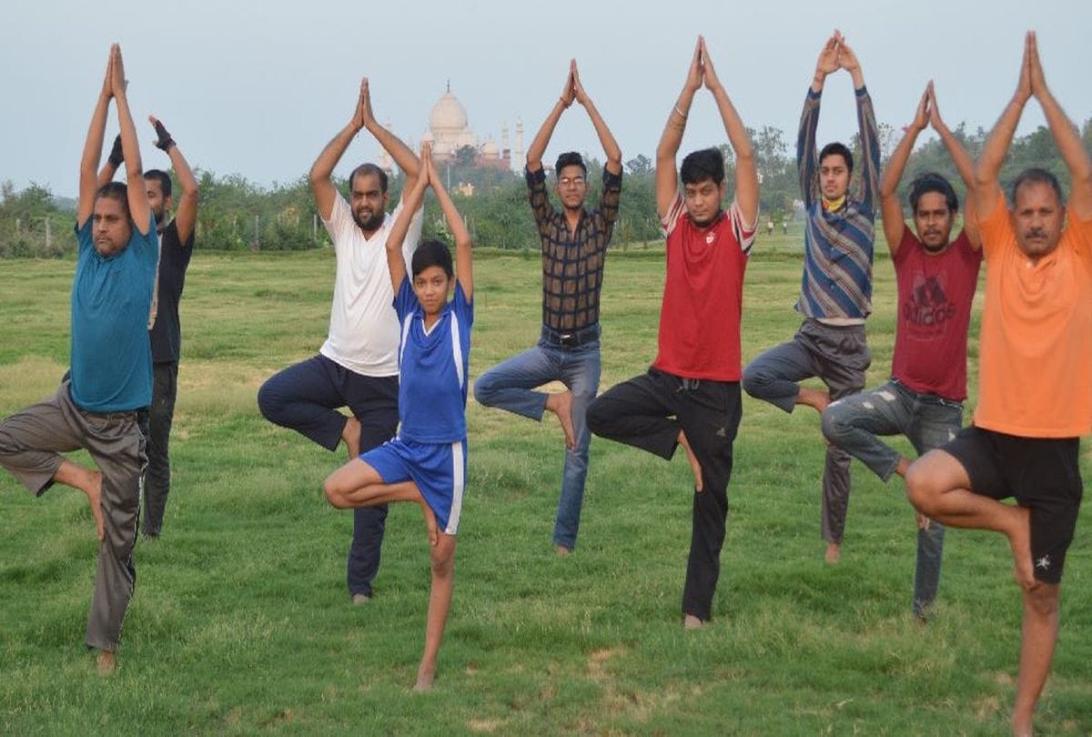 agra people doing exercises for International Yoga Day