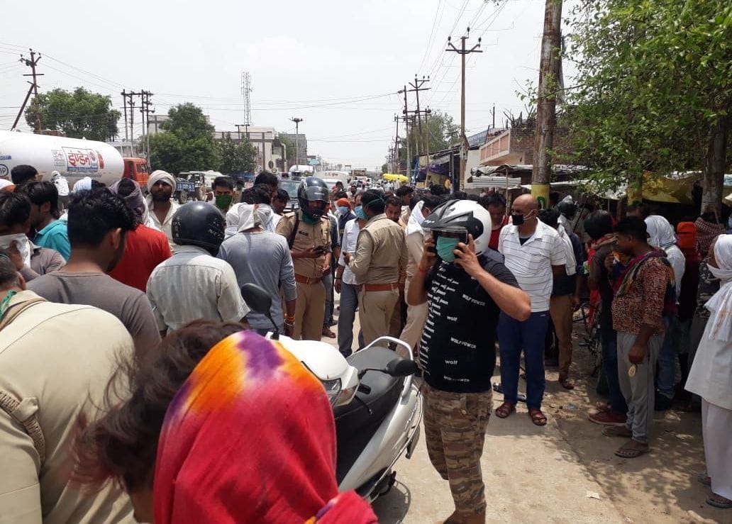 man died in accident in auraiya