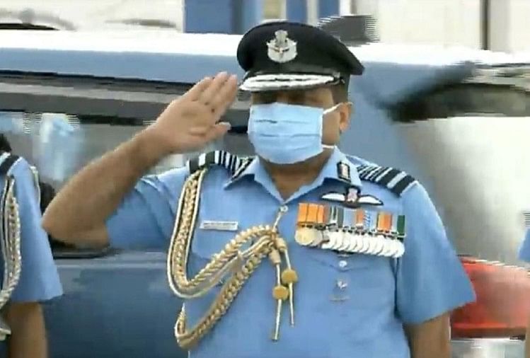 Iaf Chief Air Chief Marshal Rks Bhadauria Arrives At Iaf Academy For ...