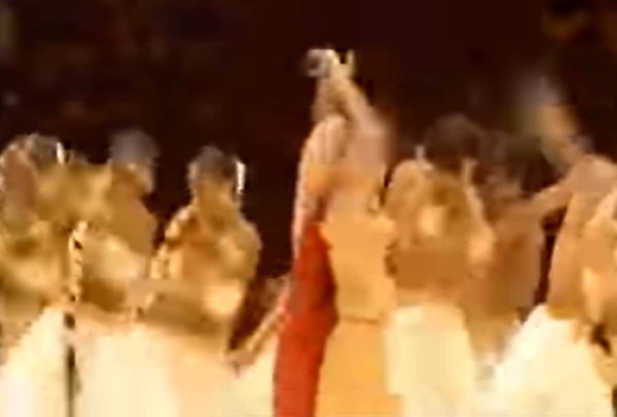 Sushant singh rajput as a background dancer with aishwarya rai in australia