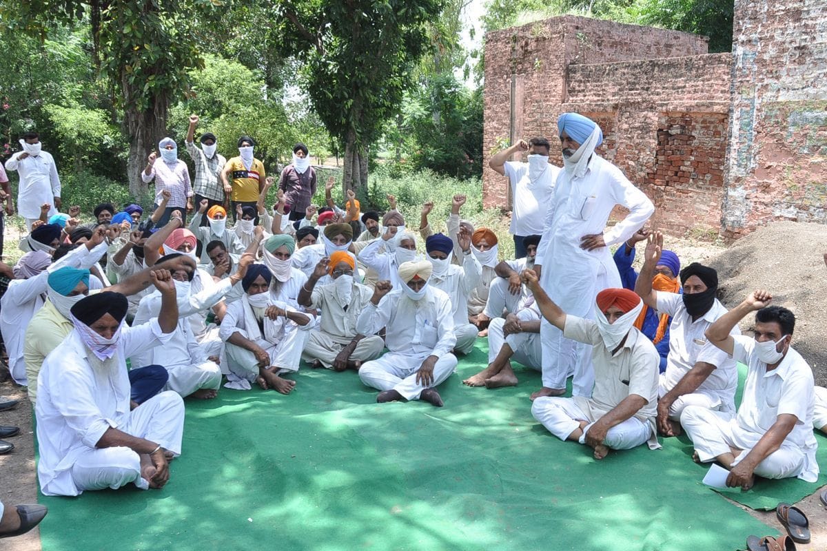 Case of water closure in Banood canal: farmers shouted slogans against irrigation department