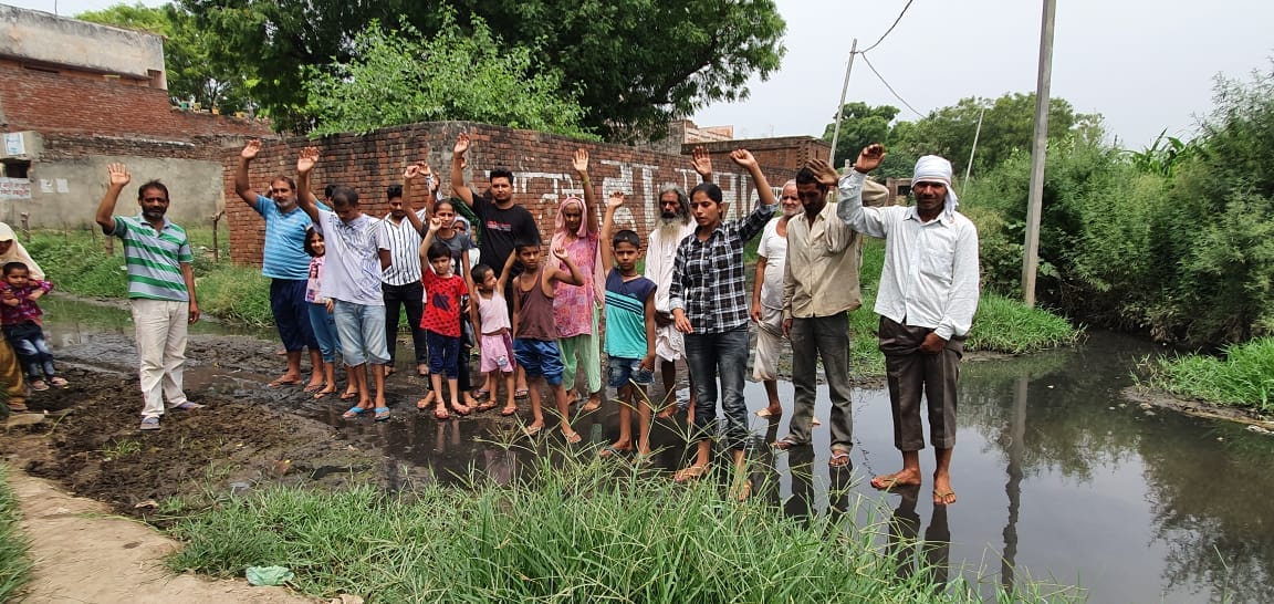 Villagers upset due to water logging in Khedi Bairagi