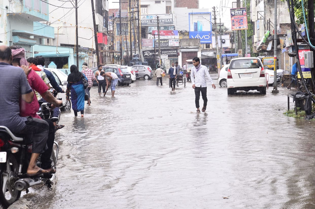 The rains in the Terai are flooded with rain, the roads are full