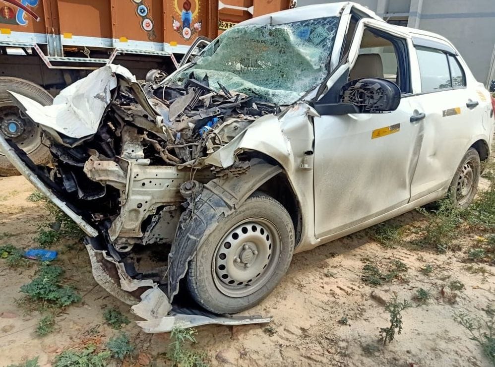 man died in accident in lucknow agra express way