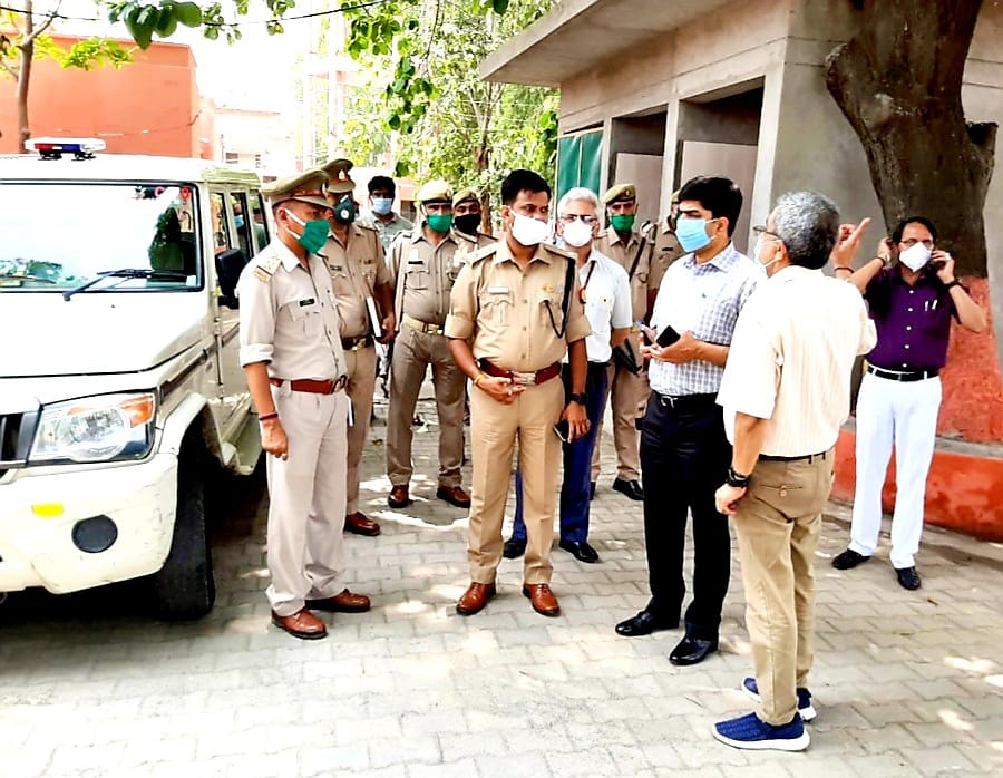 DM realizes with patients in Fatehpur Kovid-19