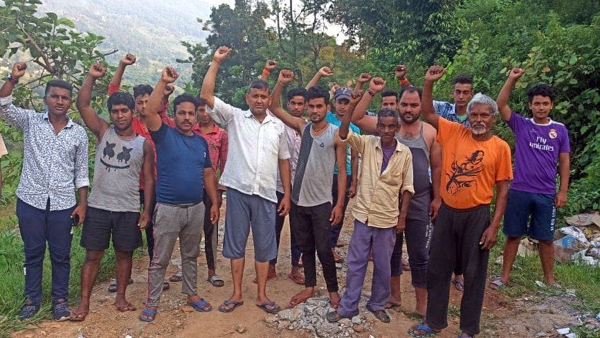 Demonstration demanding asphalt in land-led road