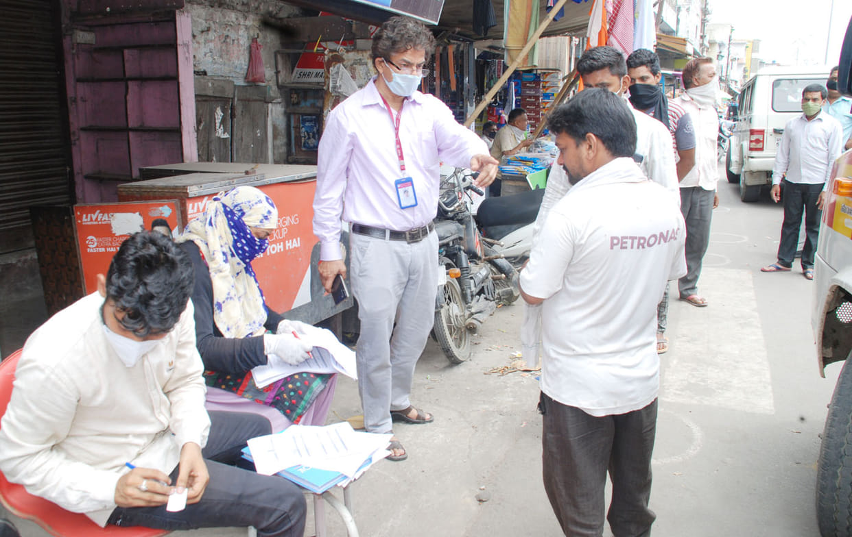Nine teams of health team surveyed 825 families