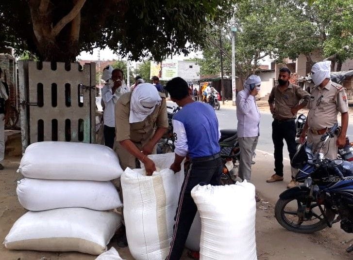 Hathras: Ration rice was procured from card holders, police went absconding