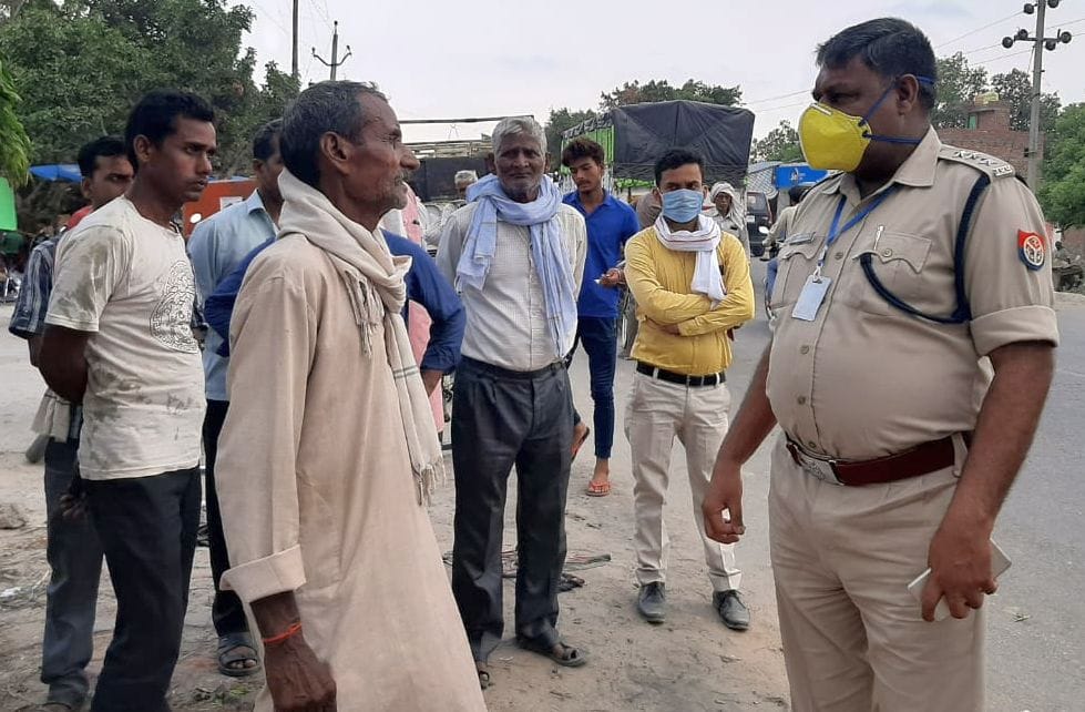 1 lac rupees looted from farmer