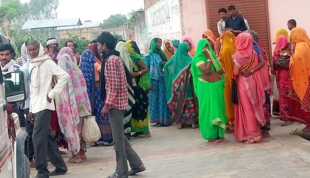 man commits suicide in fatehpur