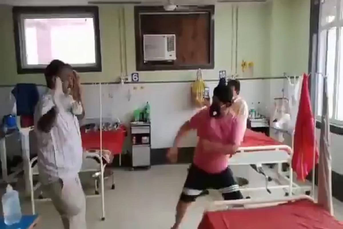 Corona Update News: Two youths danced in the Kovid ward of Medical Hospital after recovering from Corona disease