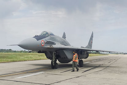 the Indian Air Force Fighter list mirage 2000 sukhoi Su-30MKIs rafale LCA Tejas MiG 29 MiG 21