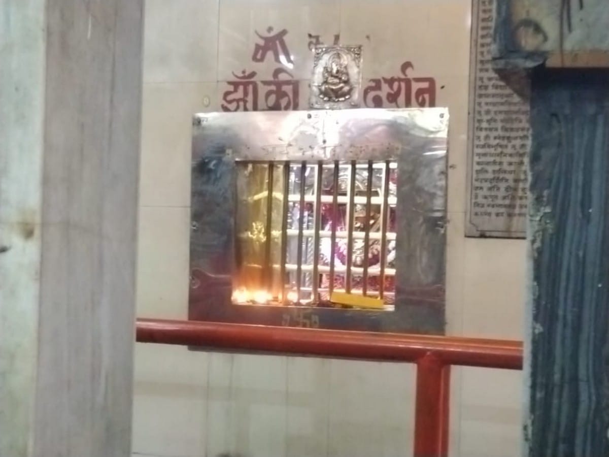maa Vindhyavasini tableau was removed After 92 days continues ban of devotees entry in temple mirzapur