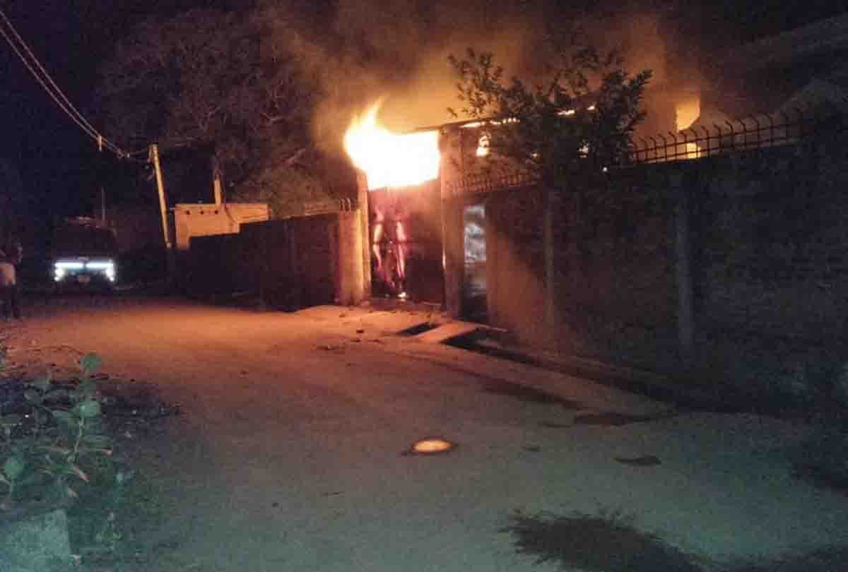 Fierce fire caused by short circuit in paper factory