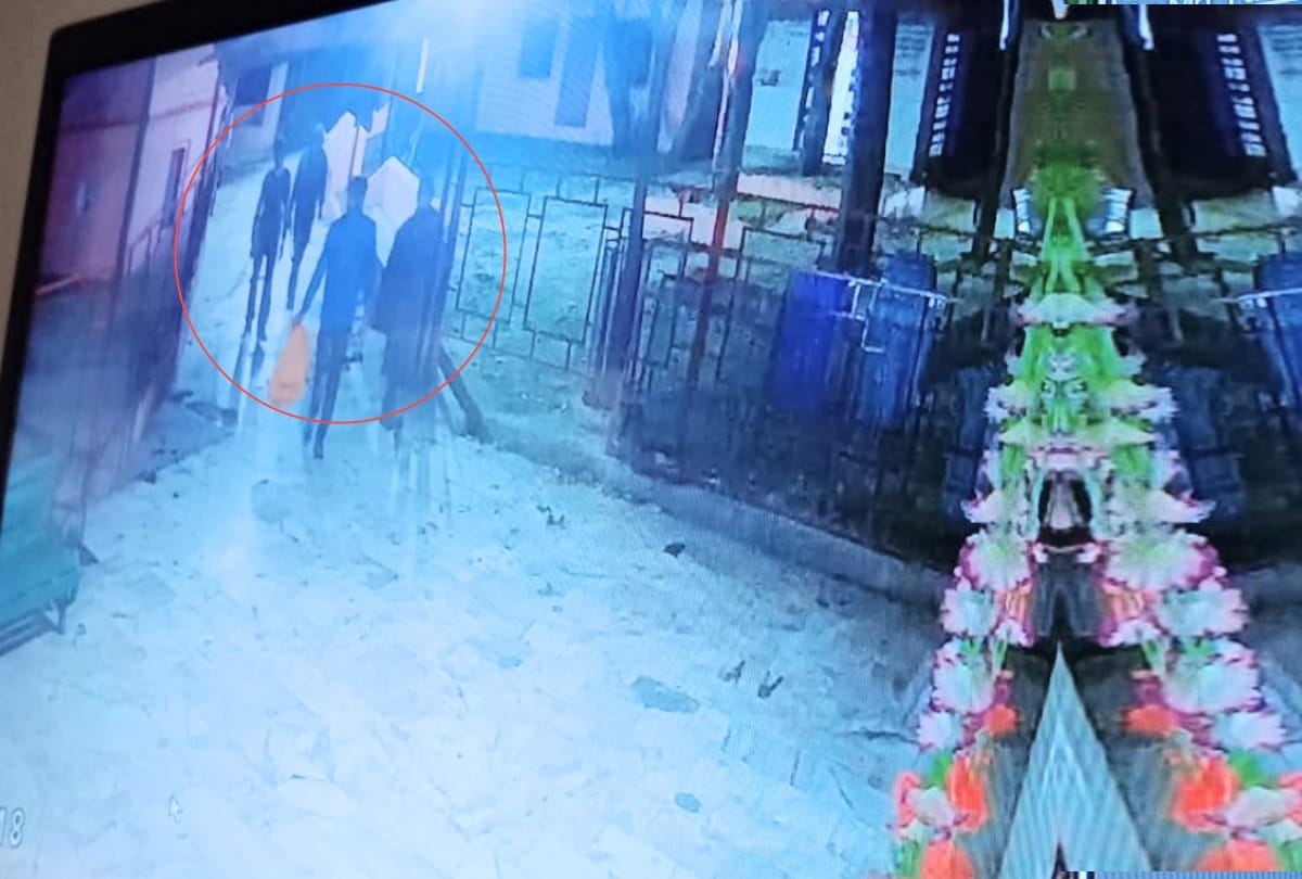 theft in Una Shiv Bari temple, four vicious captured in CCTV
