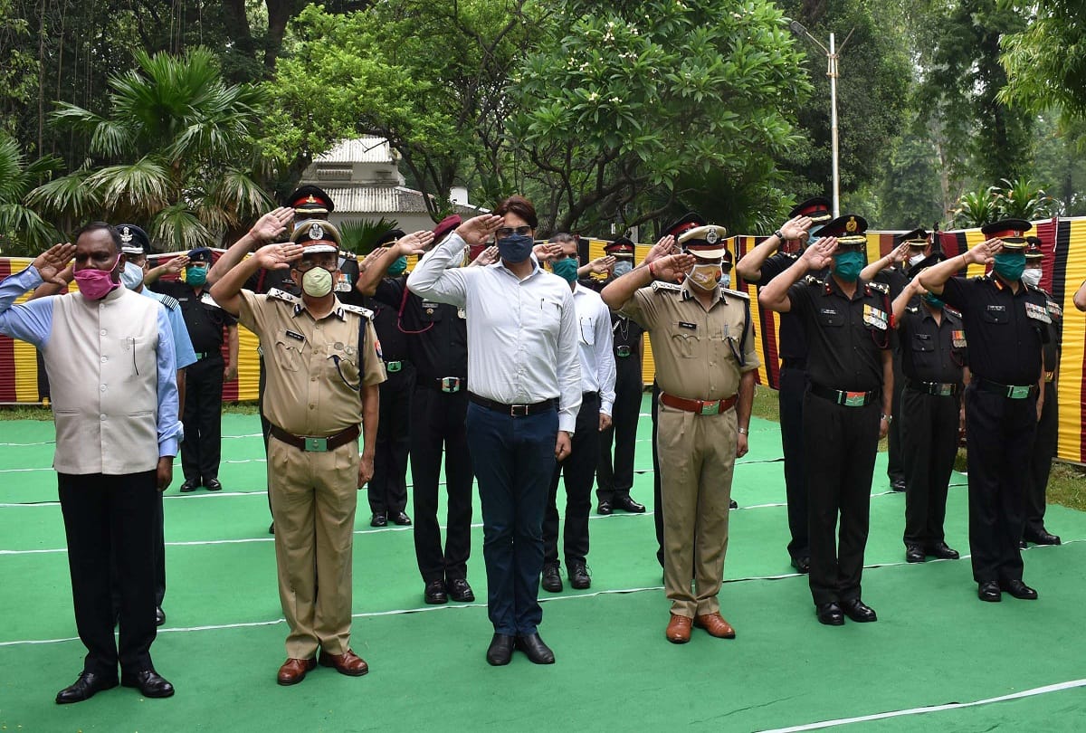 Galvan Valley violence: Military officers salute martyr Deepak Kumar in Prayagraj
