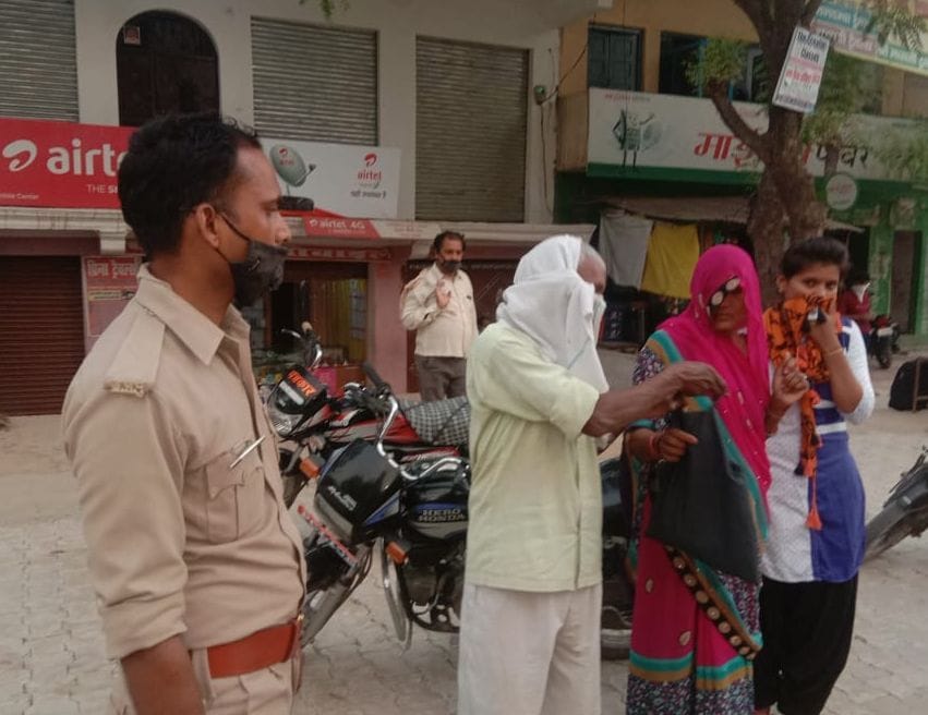 police returned bag with ornaments and money
