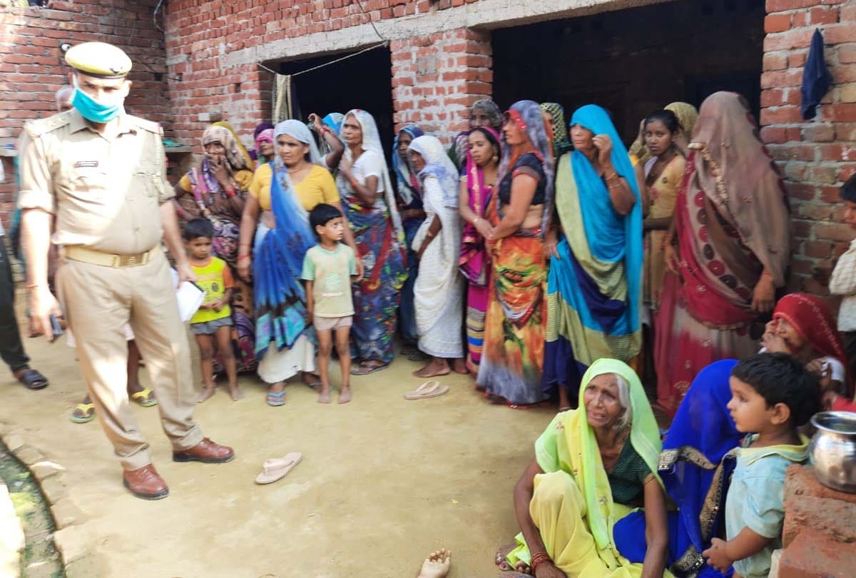 Shot the woman and shot herself in farrukhabad
