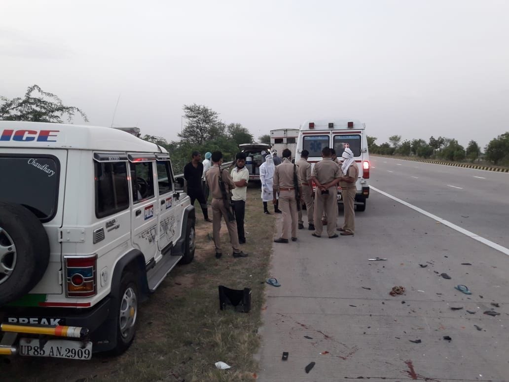 accident, on expressway, one death, mathura
