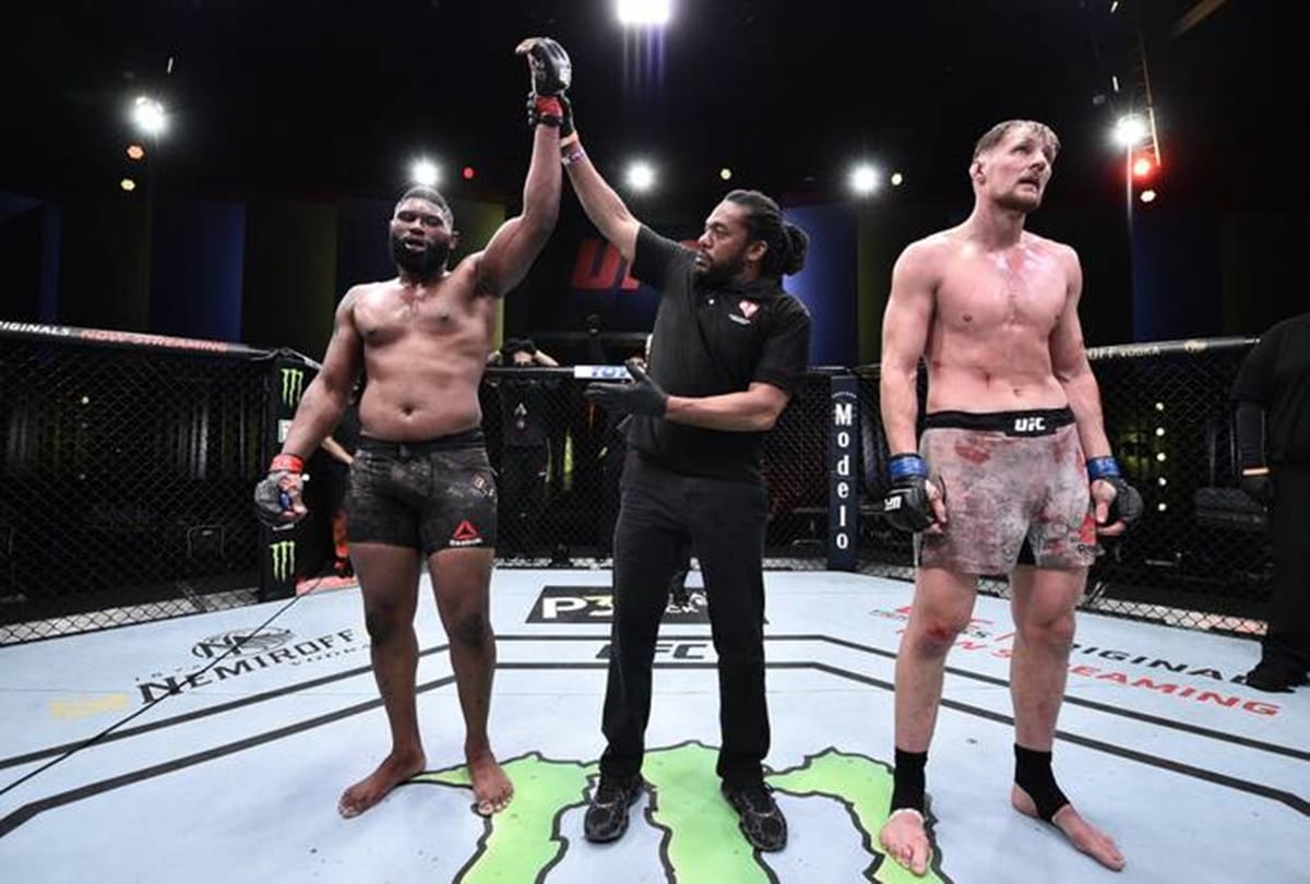 UFC heavyweight bout: Curtis Blaydes stifles Alexander Volkov