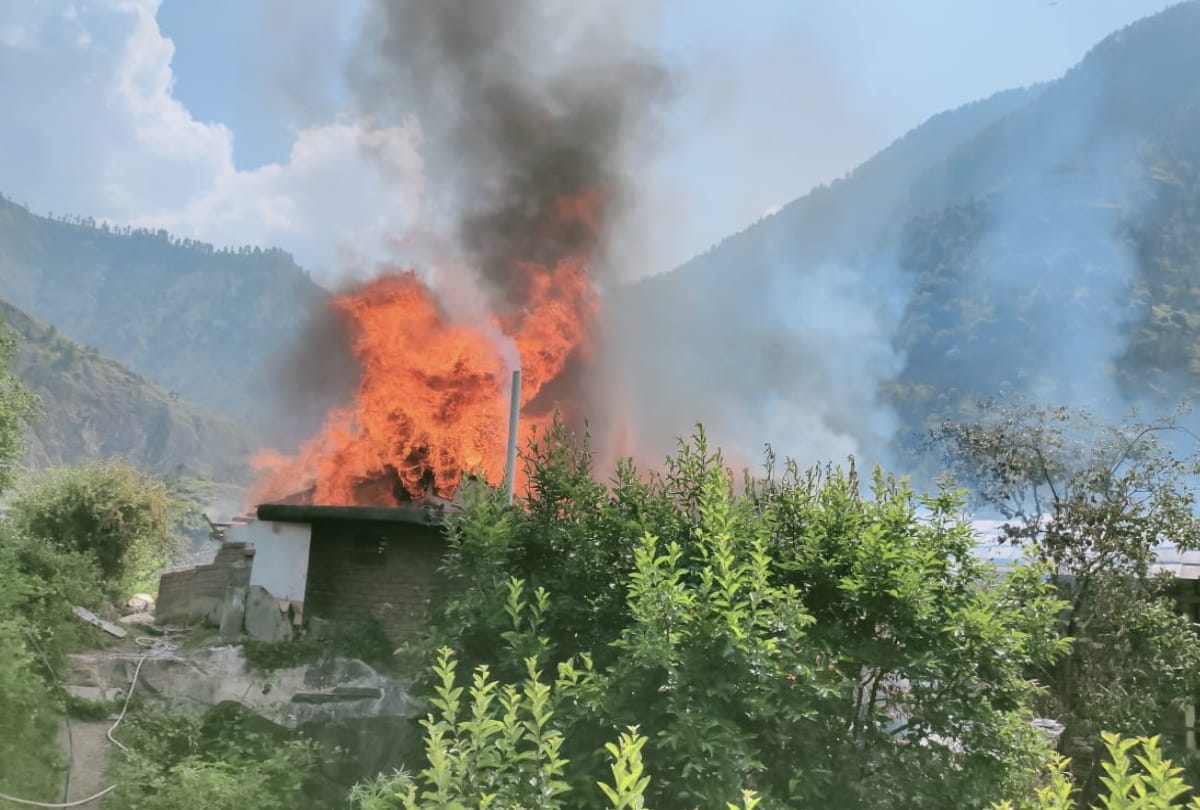 Two and a half storey houses burnt to ashes in Kullu district of Himachal