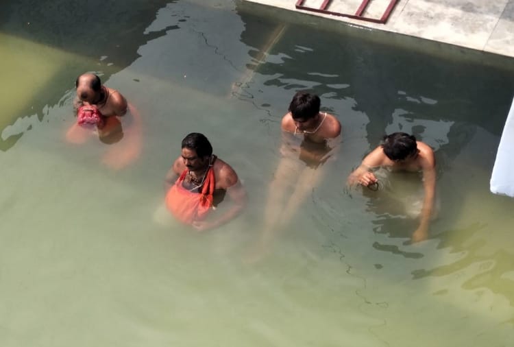 People perform yoga im many places of Haryana and Punjab, see the photos