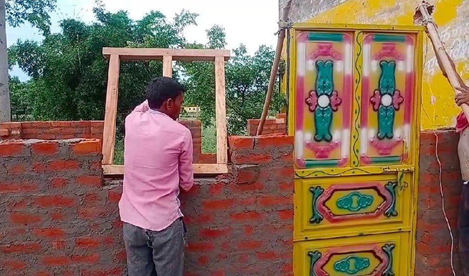 SDM stops illegal construction on government land