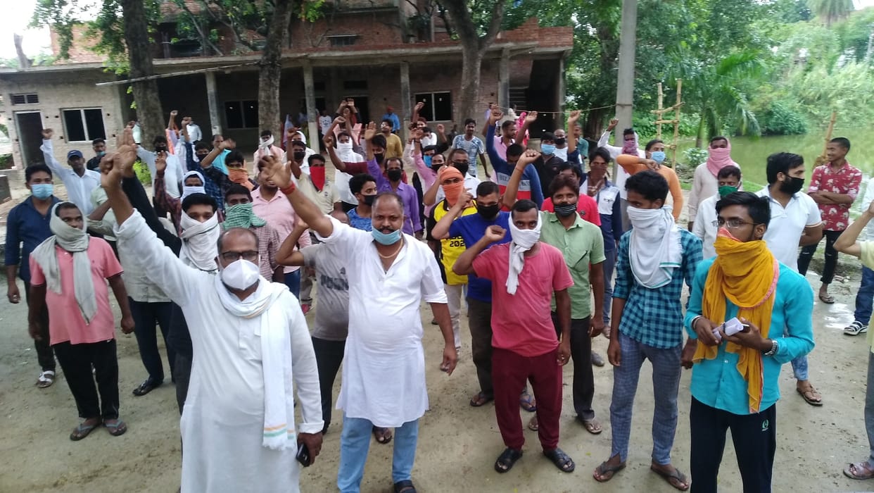 Barber society expressed anger against the closure of the salon