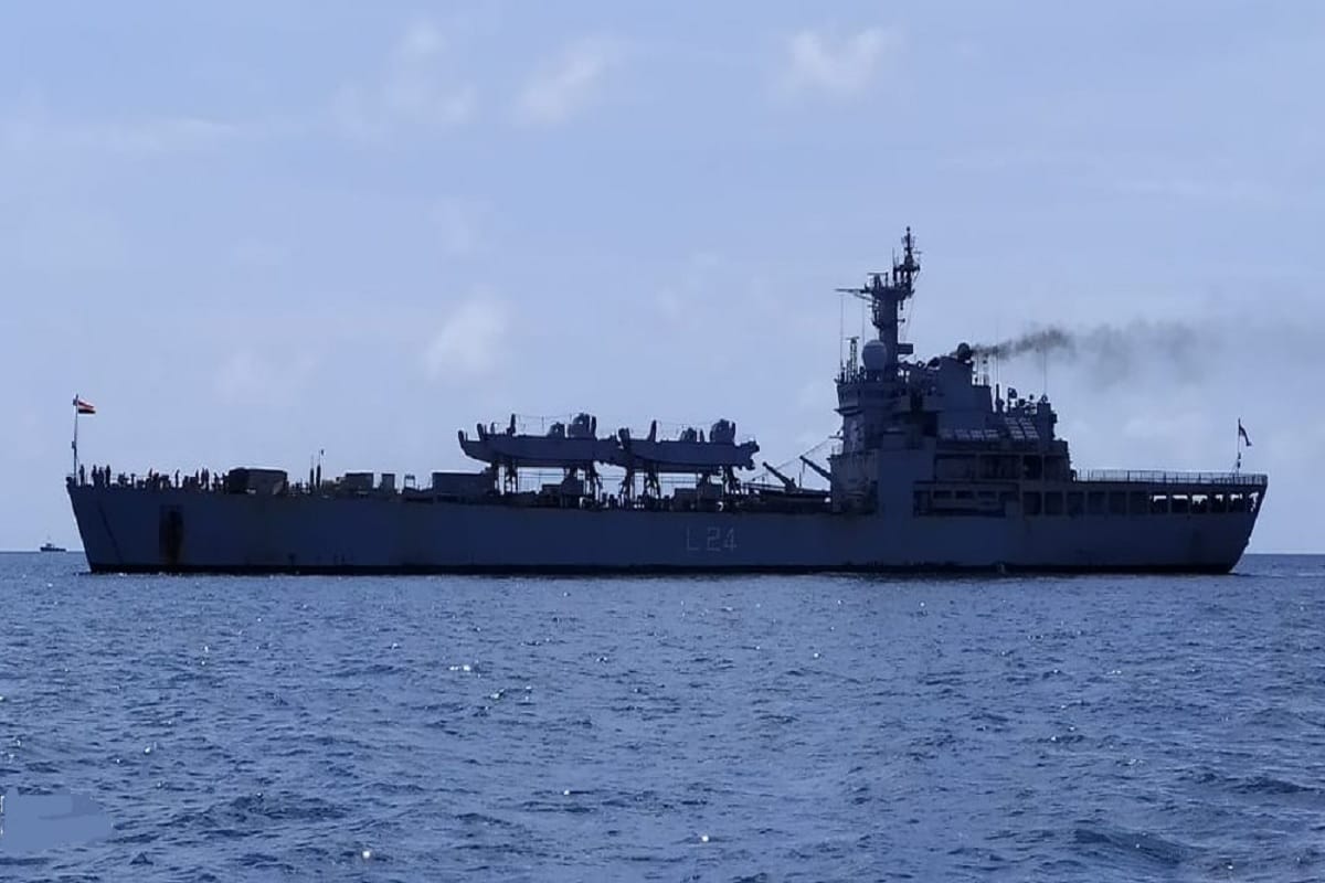 ins airavat airavat carrying food for eritrea reaches port massawa
